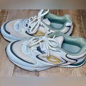 Earth Women’s Walking‎ Shoes 8B White/Yellow Leather Upper